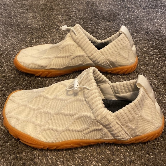 Off White Fabric Rubber Sole Water Shoes Super Comfortable Non-Slip NEW - Picture 3 of 6